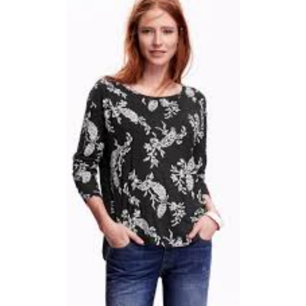 Old Navy Long Sleeve Drop Shoulder Floral Curved Hem top Black & White Size M